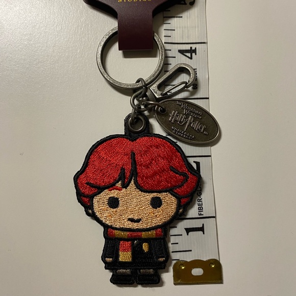Universal Studios The Wizarding World of Harry Potter Keychain Ron Weasley NEW - Picture 4 of 11